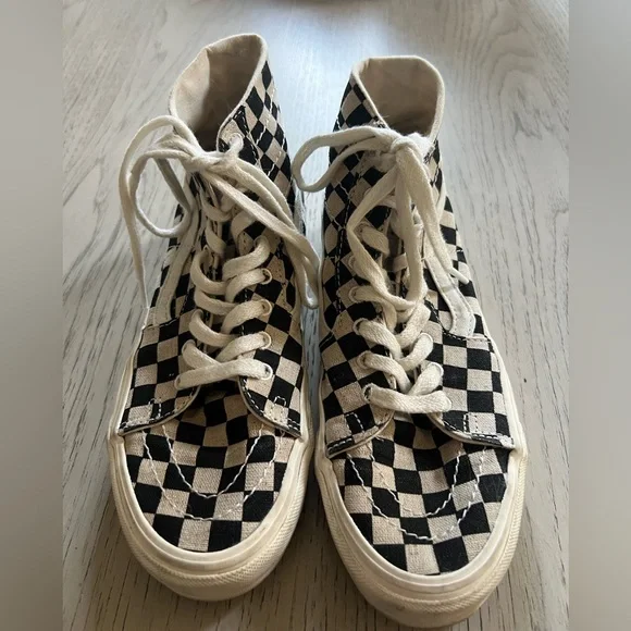 Vans Checkerboard High-Top Sneakers - Picture 2 of 6